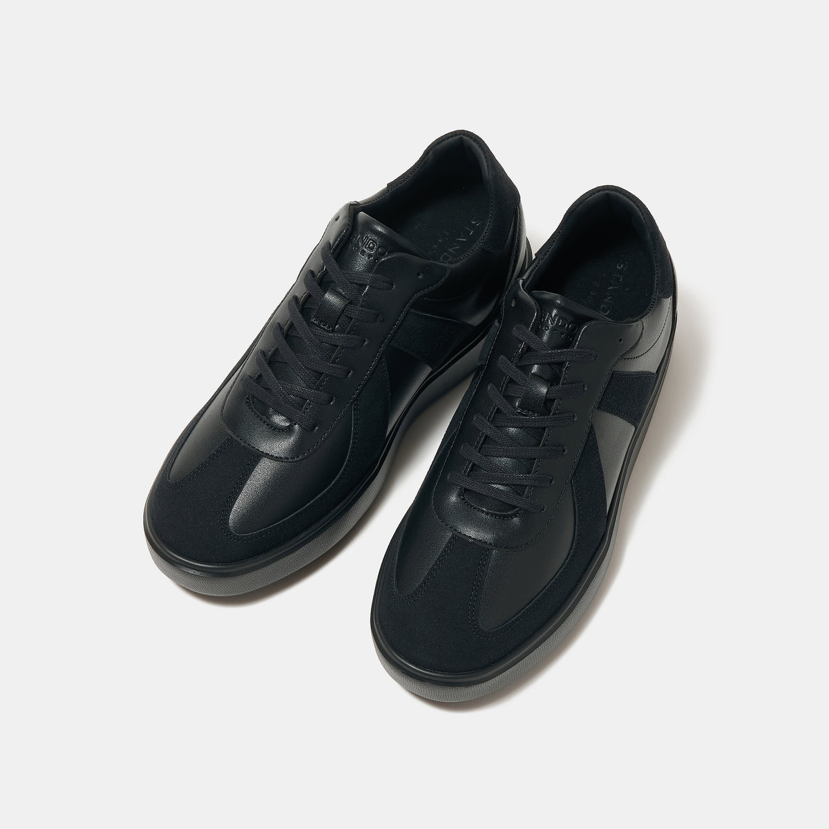 未使用 STONE  FOOT BALL スニーカー 40 ブラック 20250726_0539_6bb66fcf-59f1-