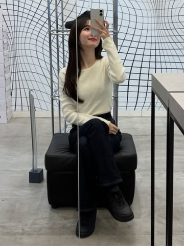 STANDOOLのシークレットシューズを履く女性